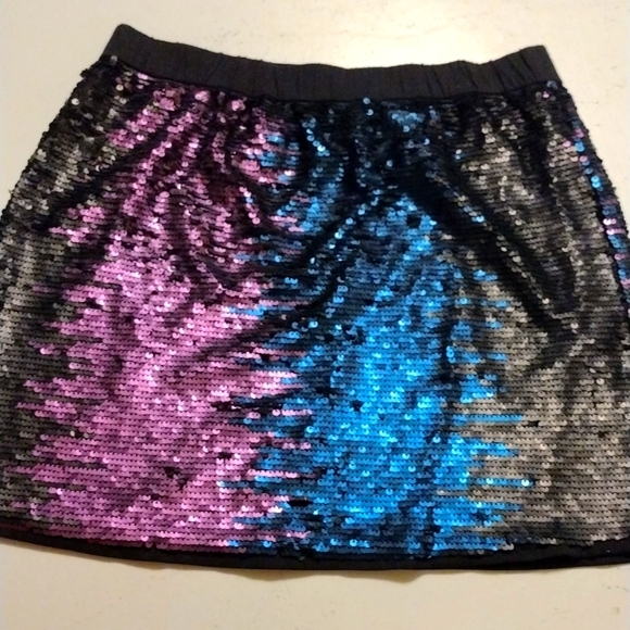 Colorful sequins mini skirt - Picture 3 of 4